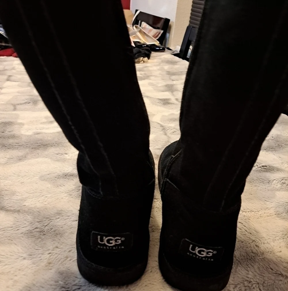UGG Australia Womens Black Suede Boots   Size 6